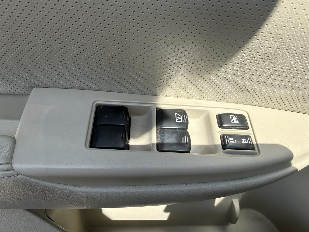 Subaru Legacy 2.5i Limited 2011