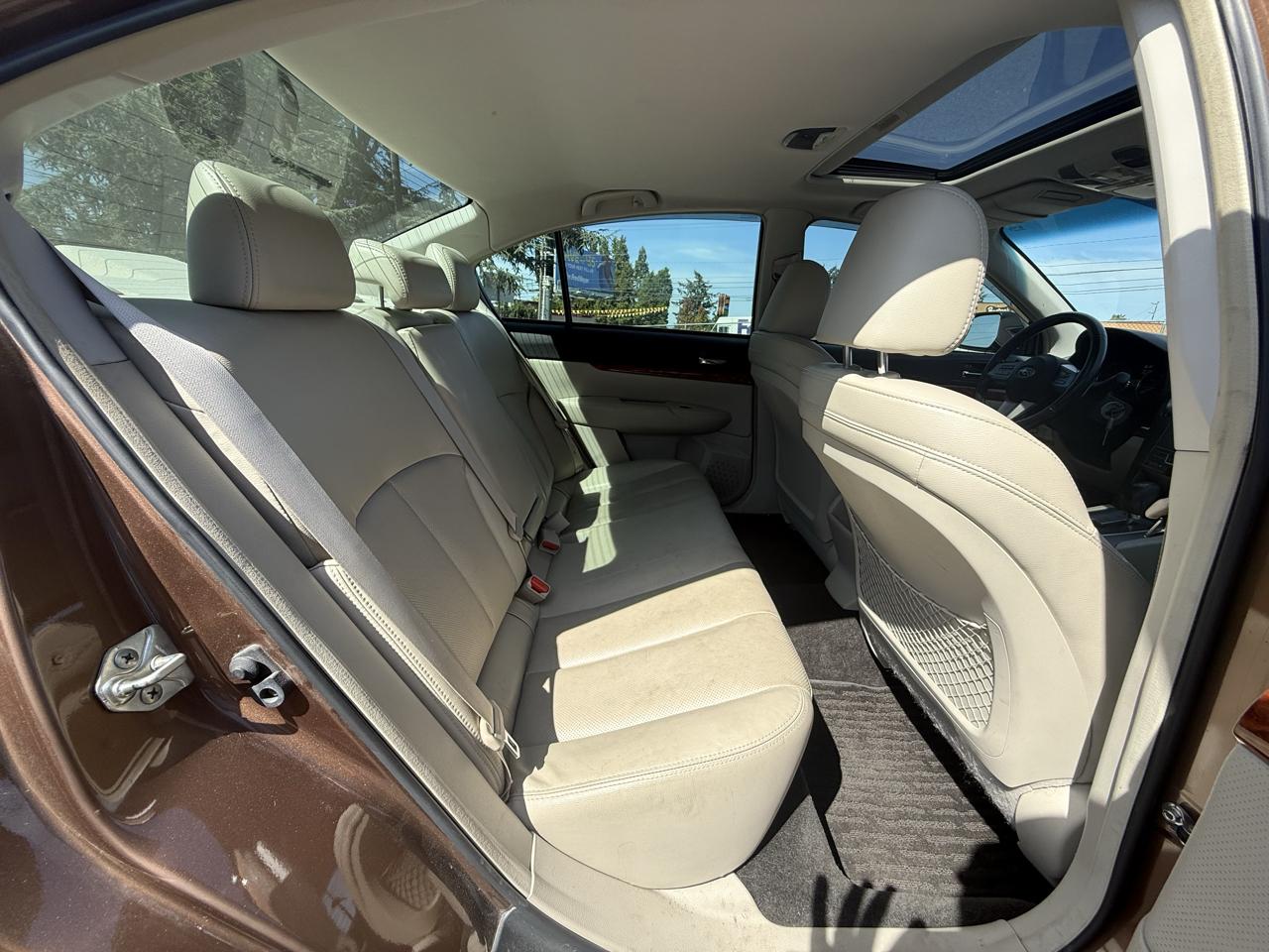 Subaru Legacy 2.5i Limited 2011