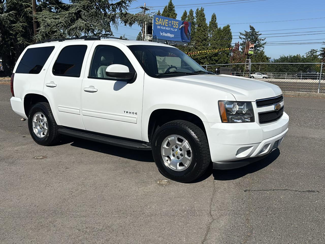 Chevrolet Tahoe photo 2