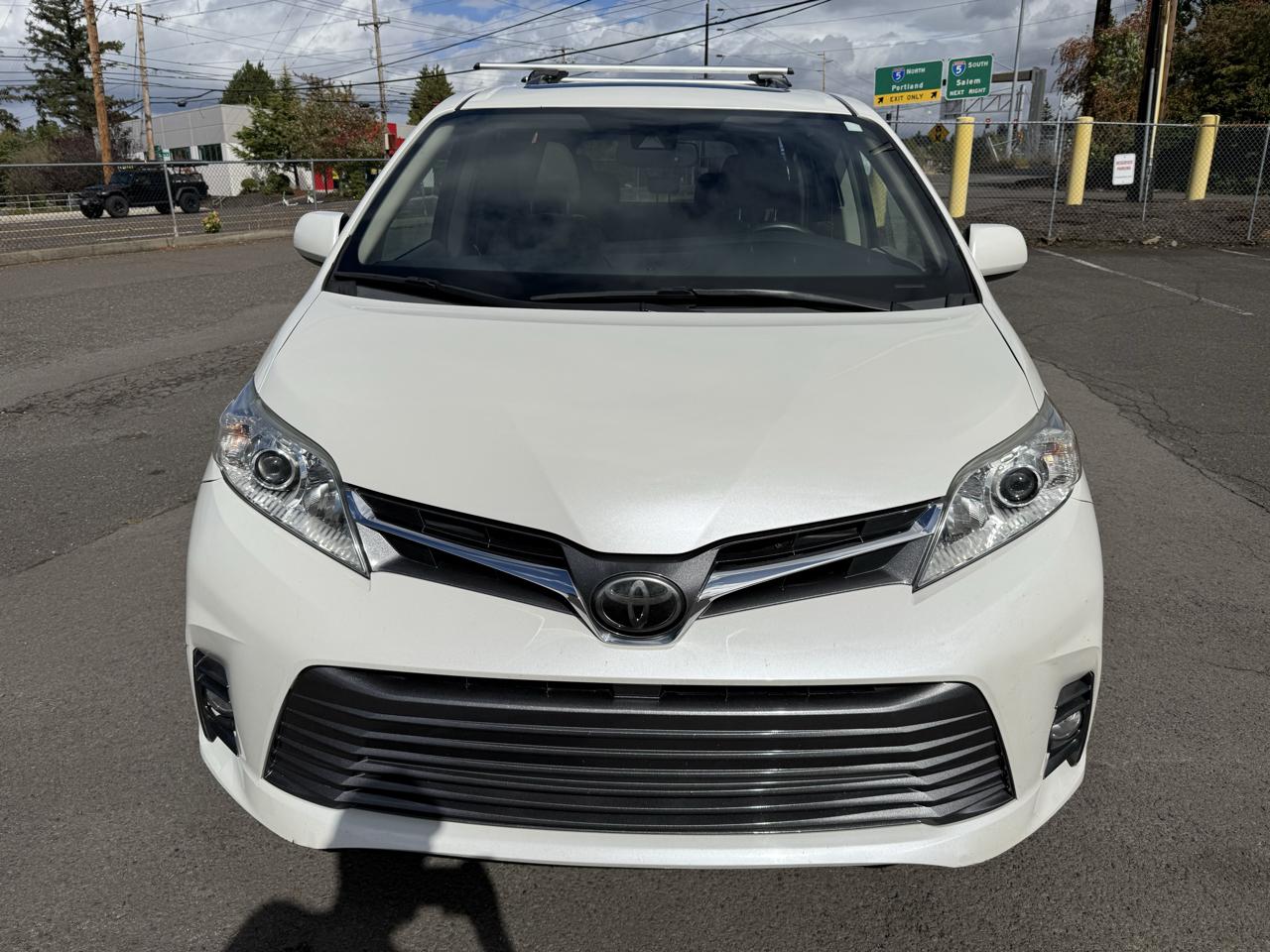 Toyota Sienna photo 10