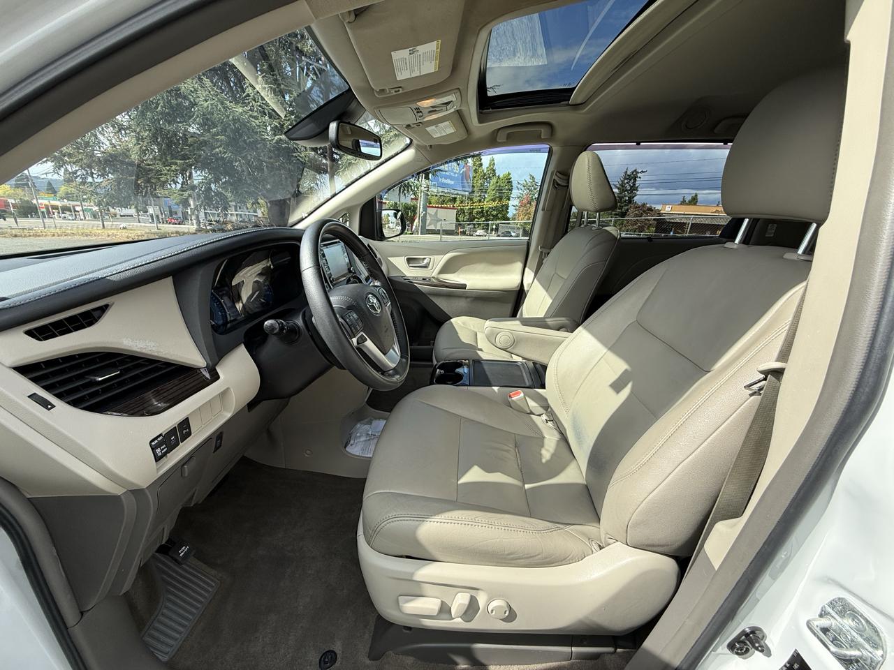 Toyota Sienna photo 11