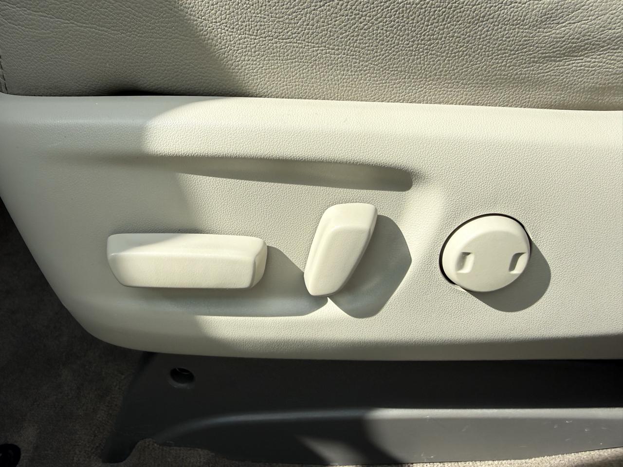 Toyota Sienna photo 12