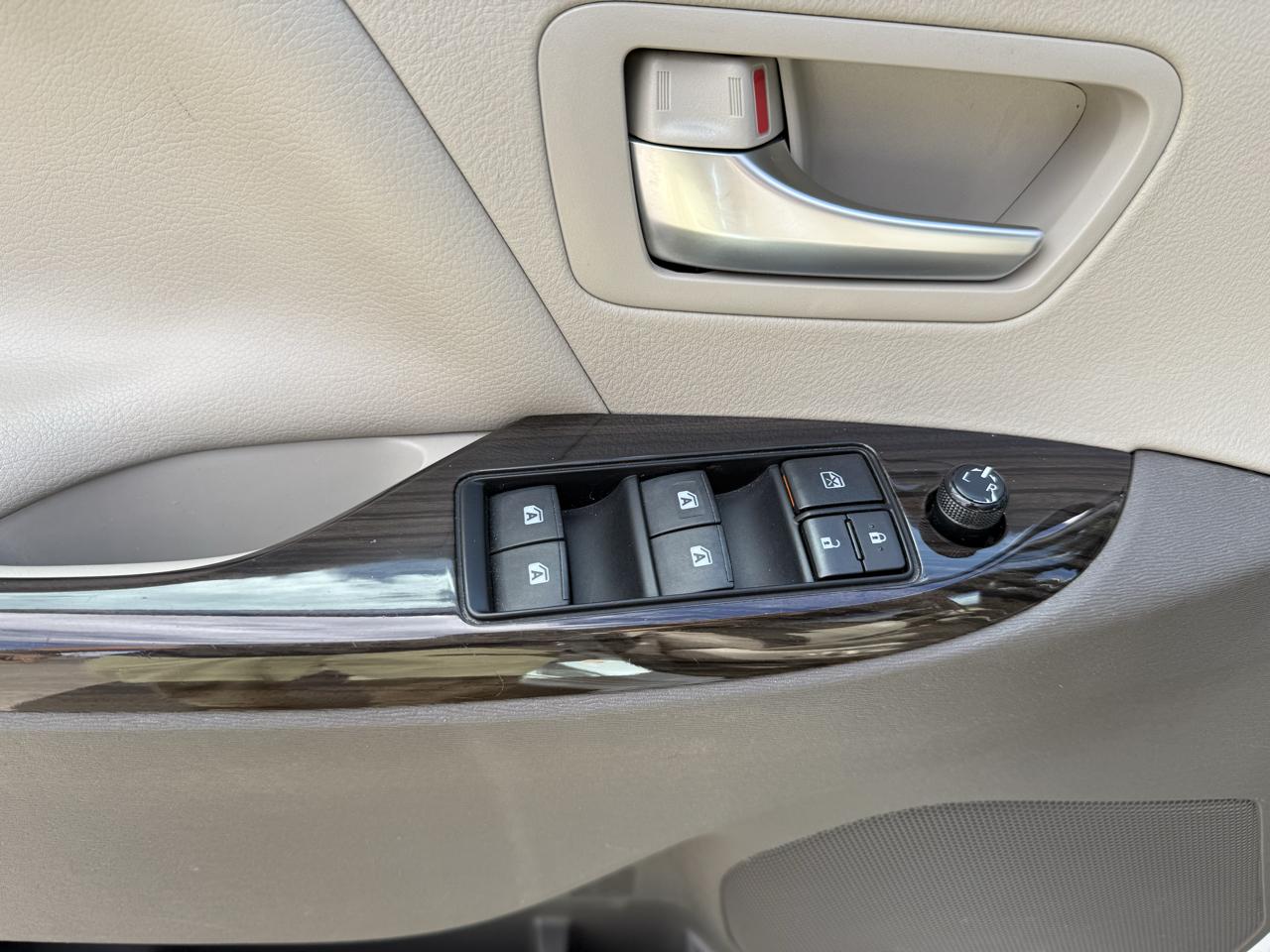 Toyota Sienna photo 14