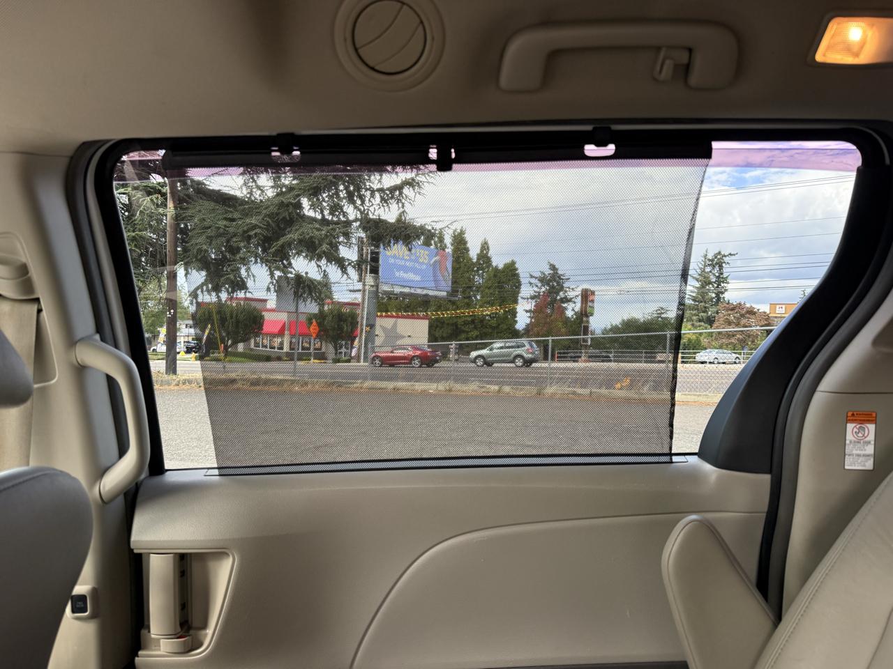 Toyota Sienna photo 16
