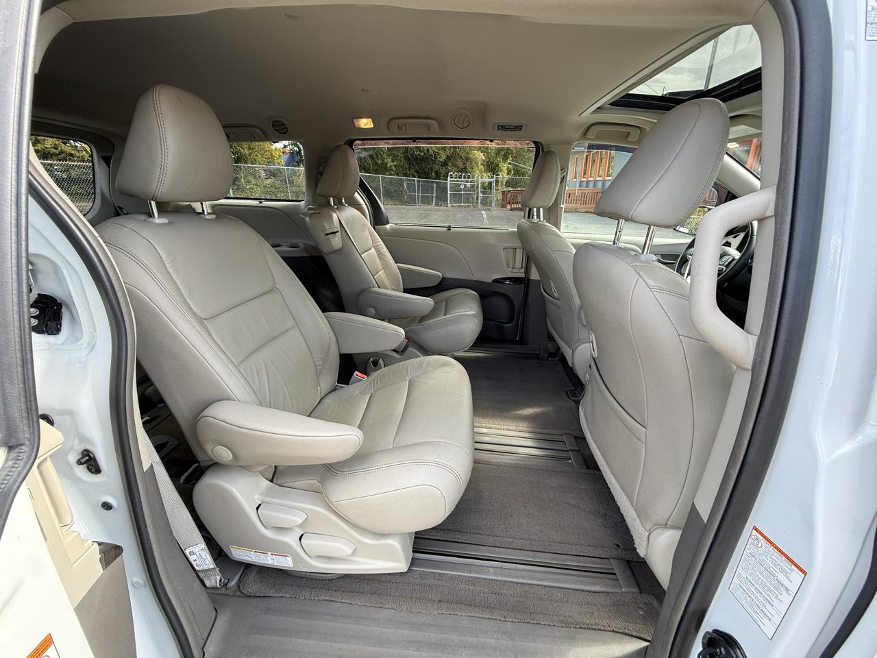 Toyota Sienna photo 20