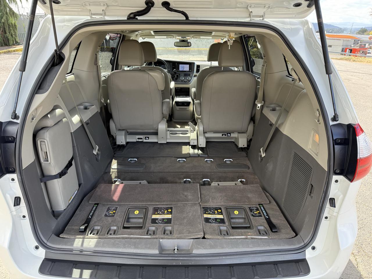 Toyota Sienna photo 23