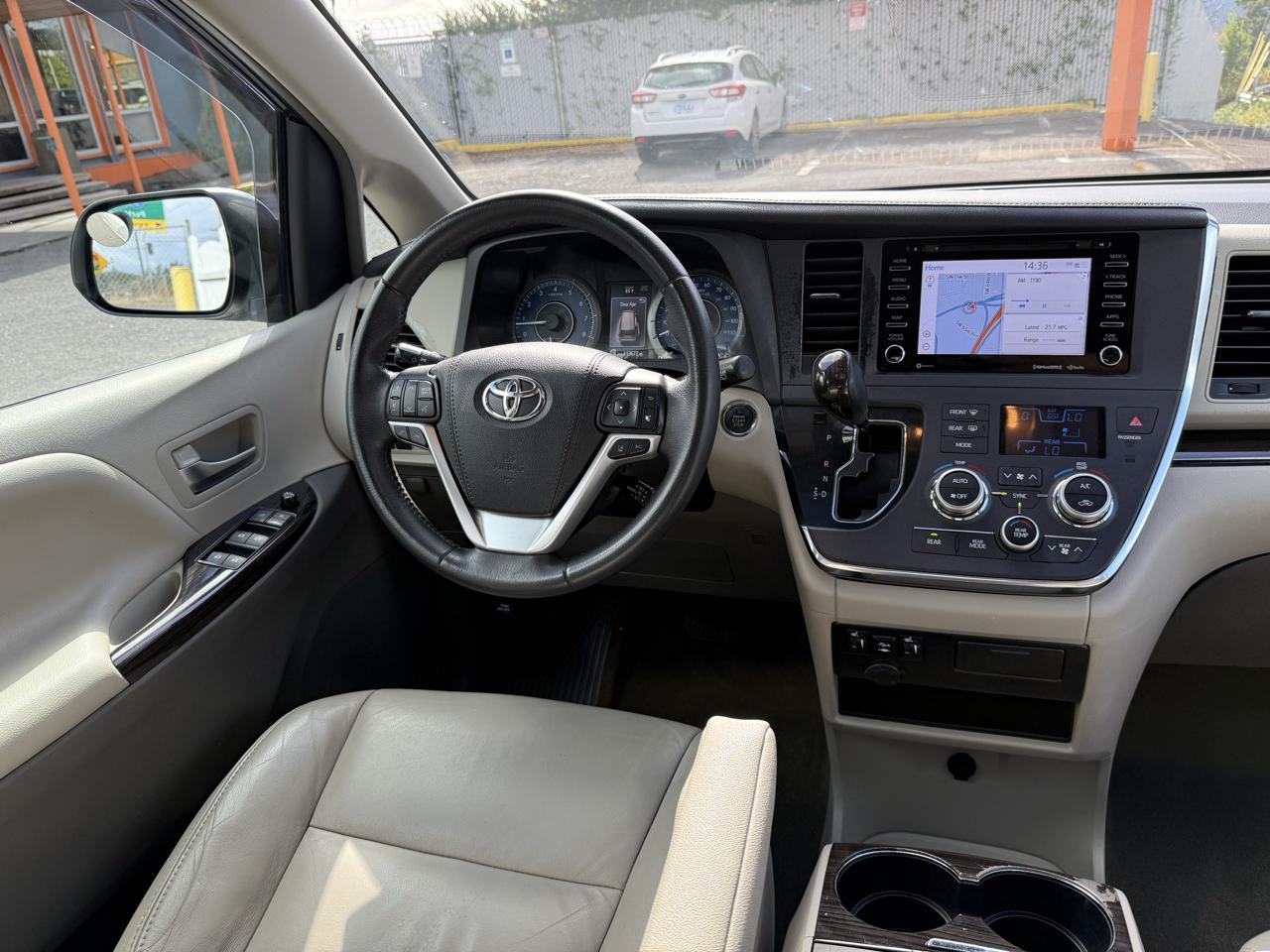 Toyota Sienna photo 26