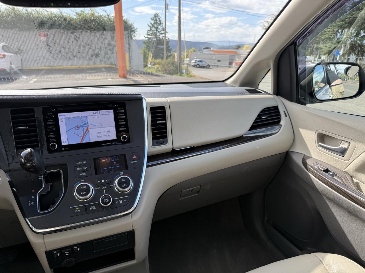 Toyota Sienna photo 27