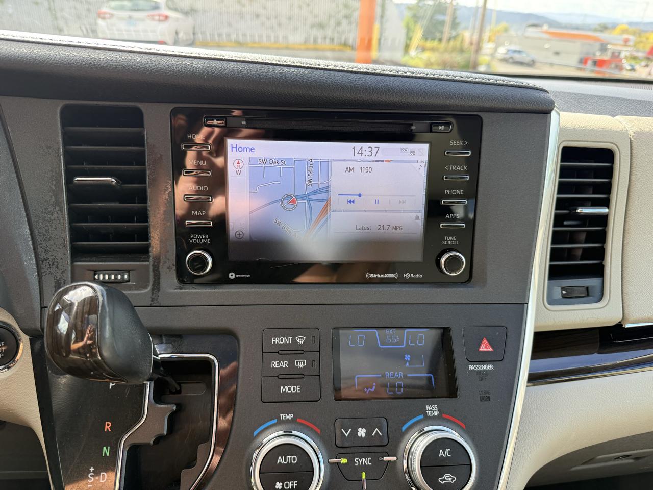 Toyota Sienna photo 33
