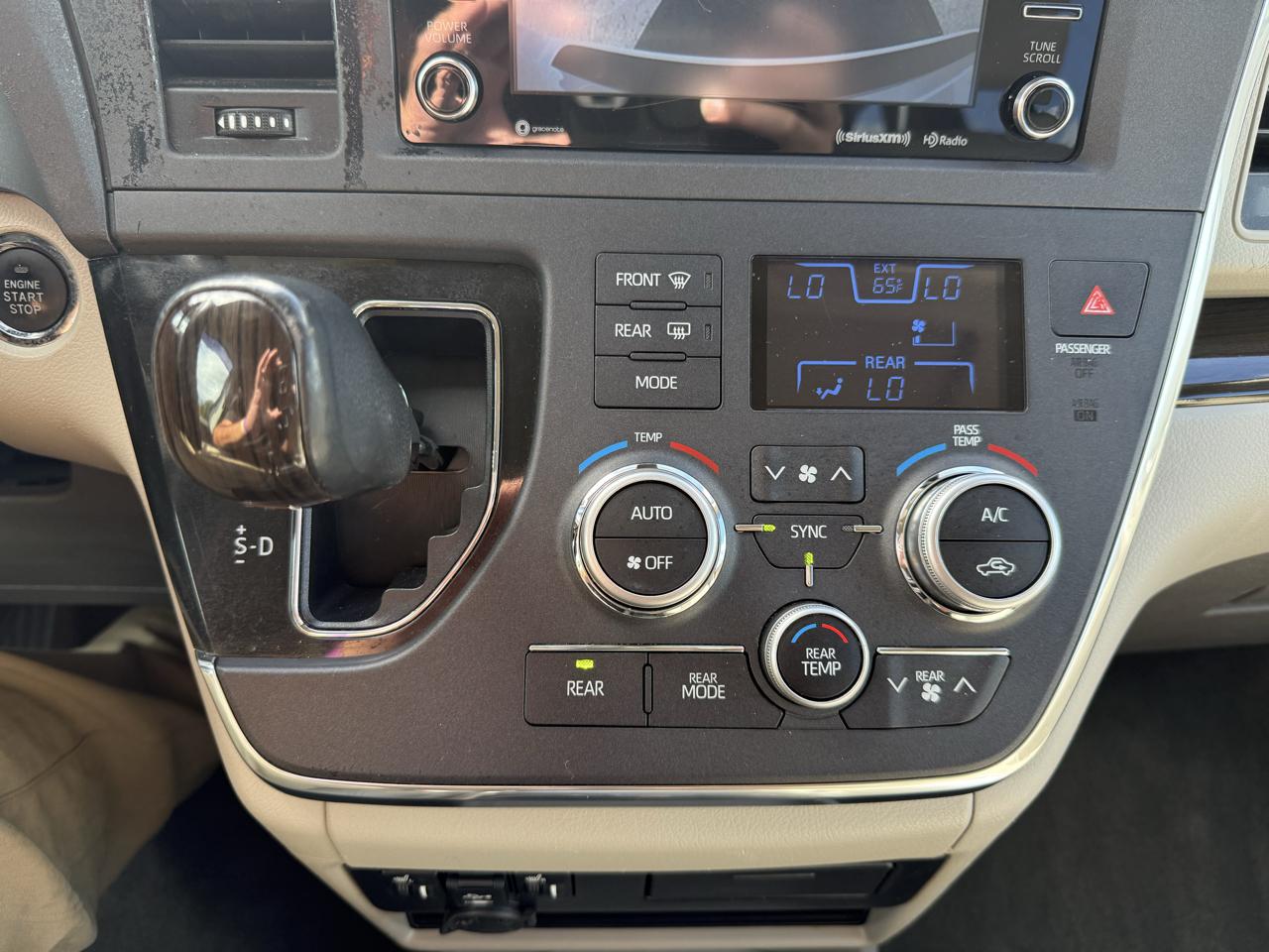 Toyota Sienna photo 35
