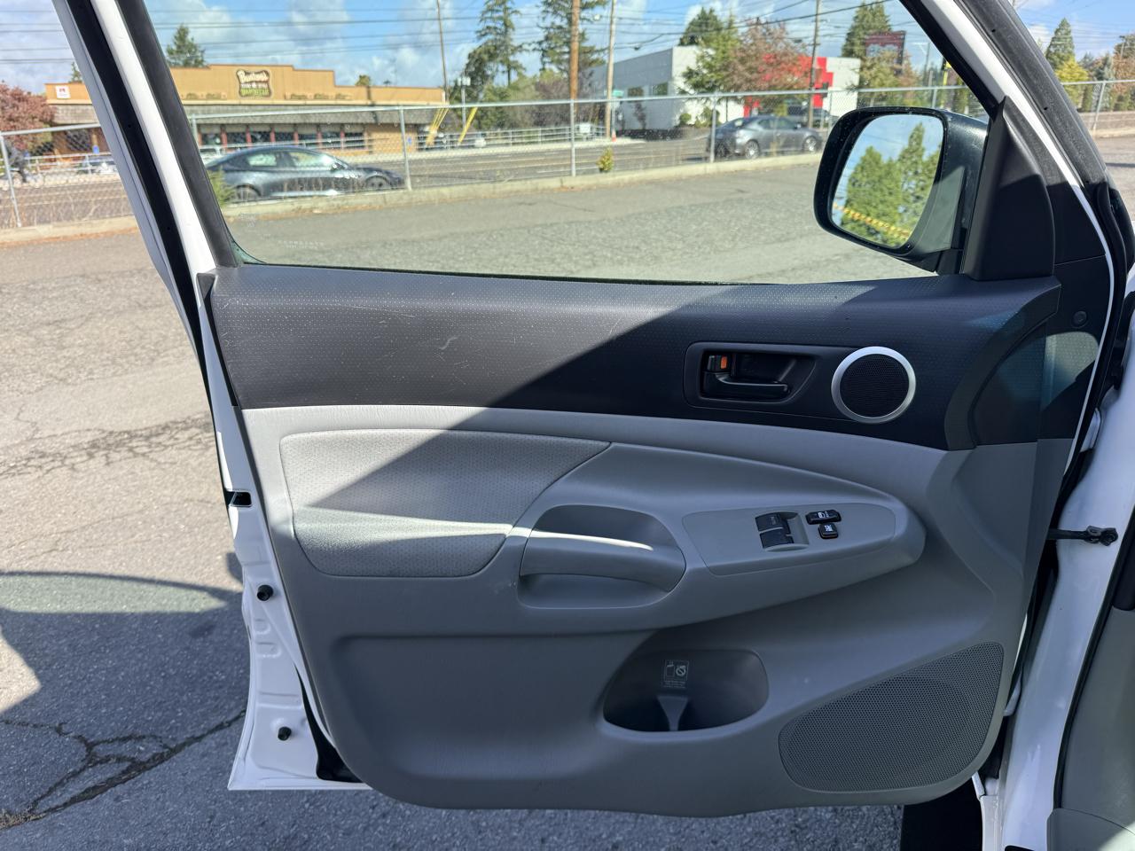 Toyota Tacoma photo 13