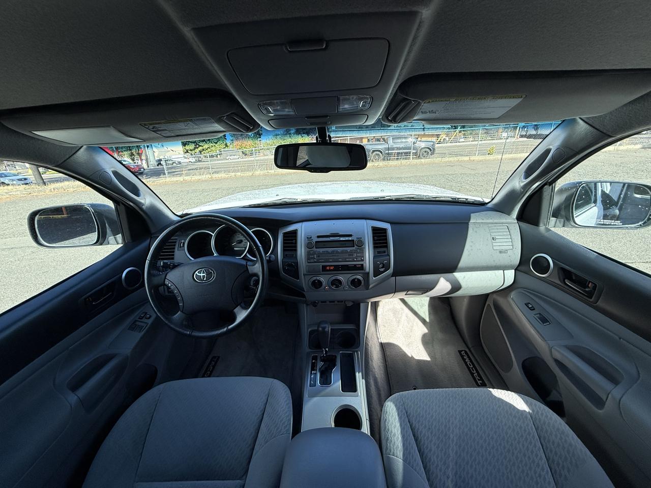 Toyota Tacoma photo 19