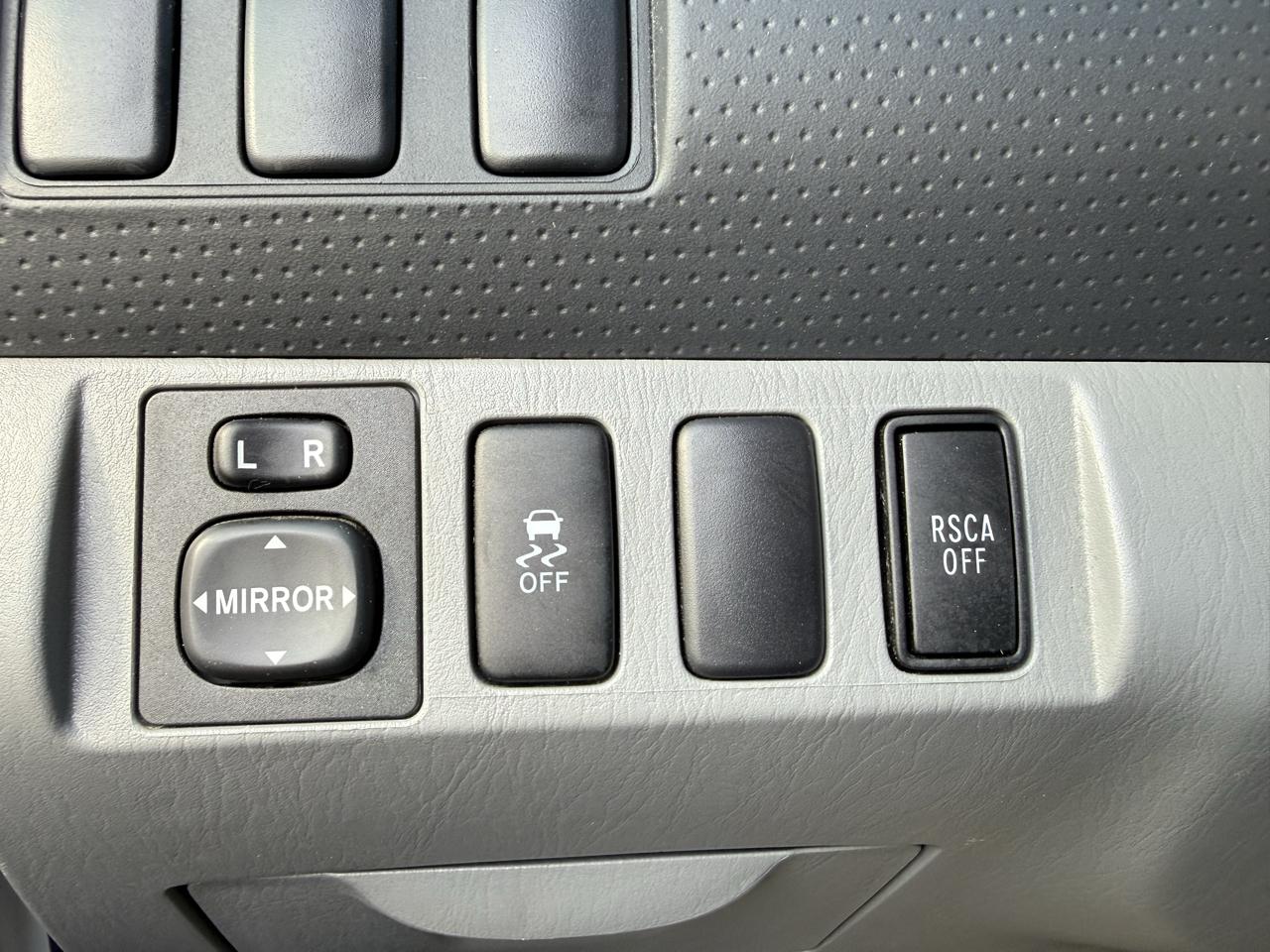 Toyota Tacoma photo 22
