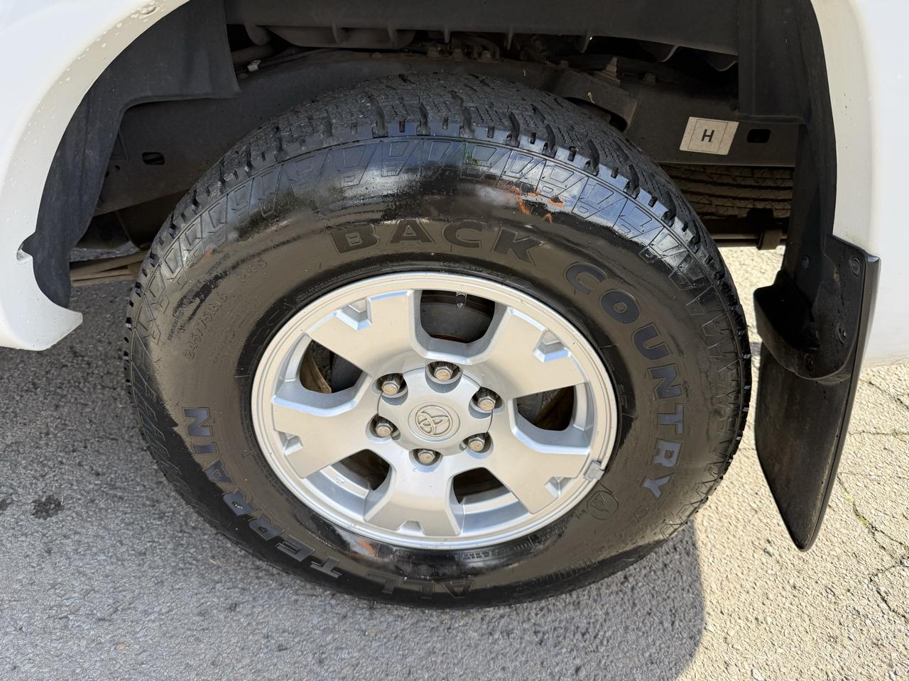 Toyota Tacoma photo 28