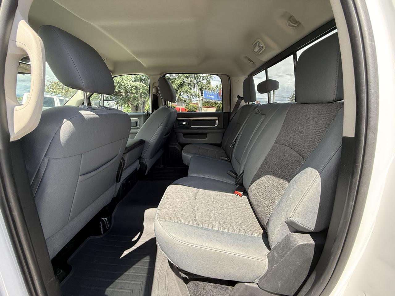 RAM 1500 Big Horn Crew Cab 4WD 2017