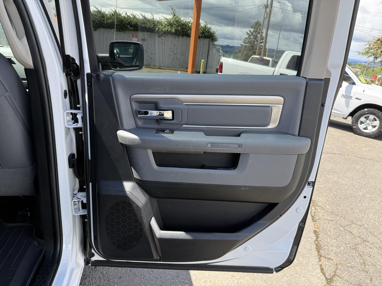 RAM 1500 Big Horn Crew Cab 4WD 2017
