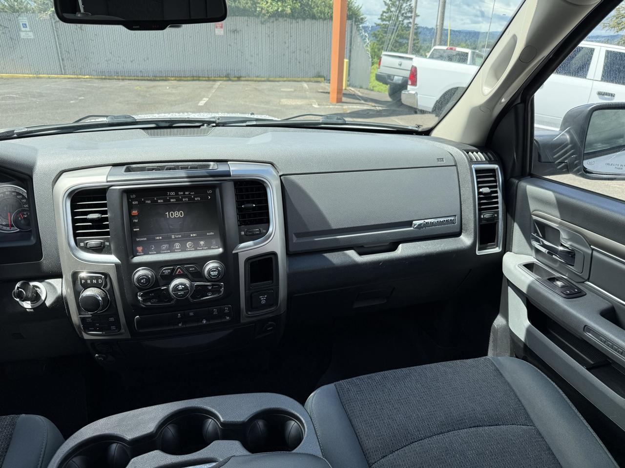RAM 1500 Big Horn Crew Cab 4WD 2017
