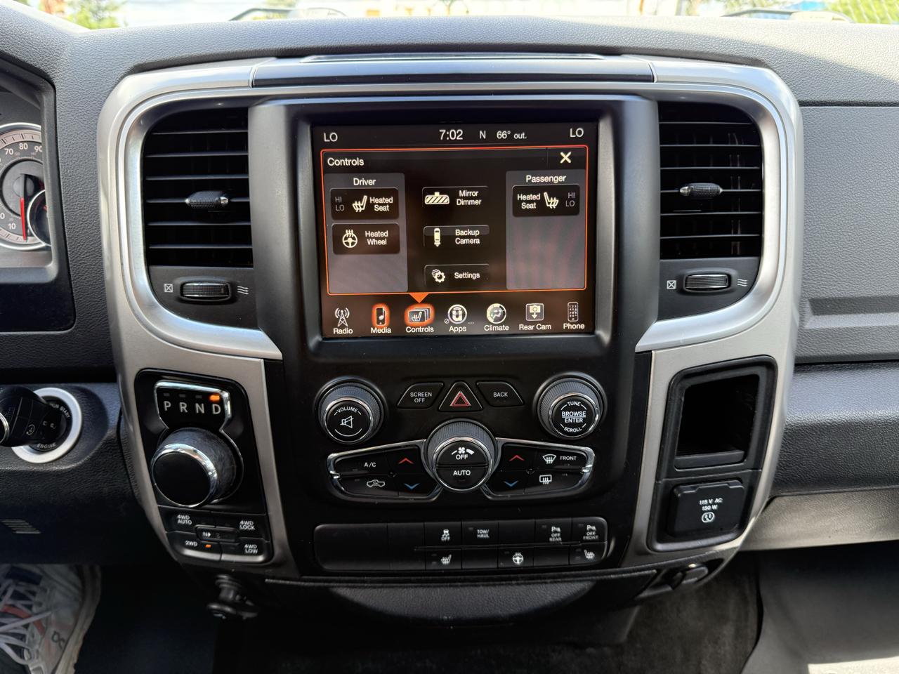 RAM 1500 Big Horn Crew Cab 4WD 2017