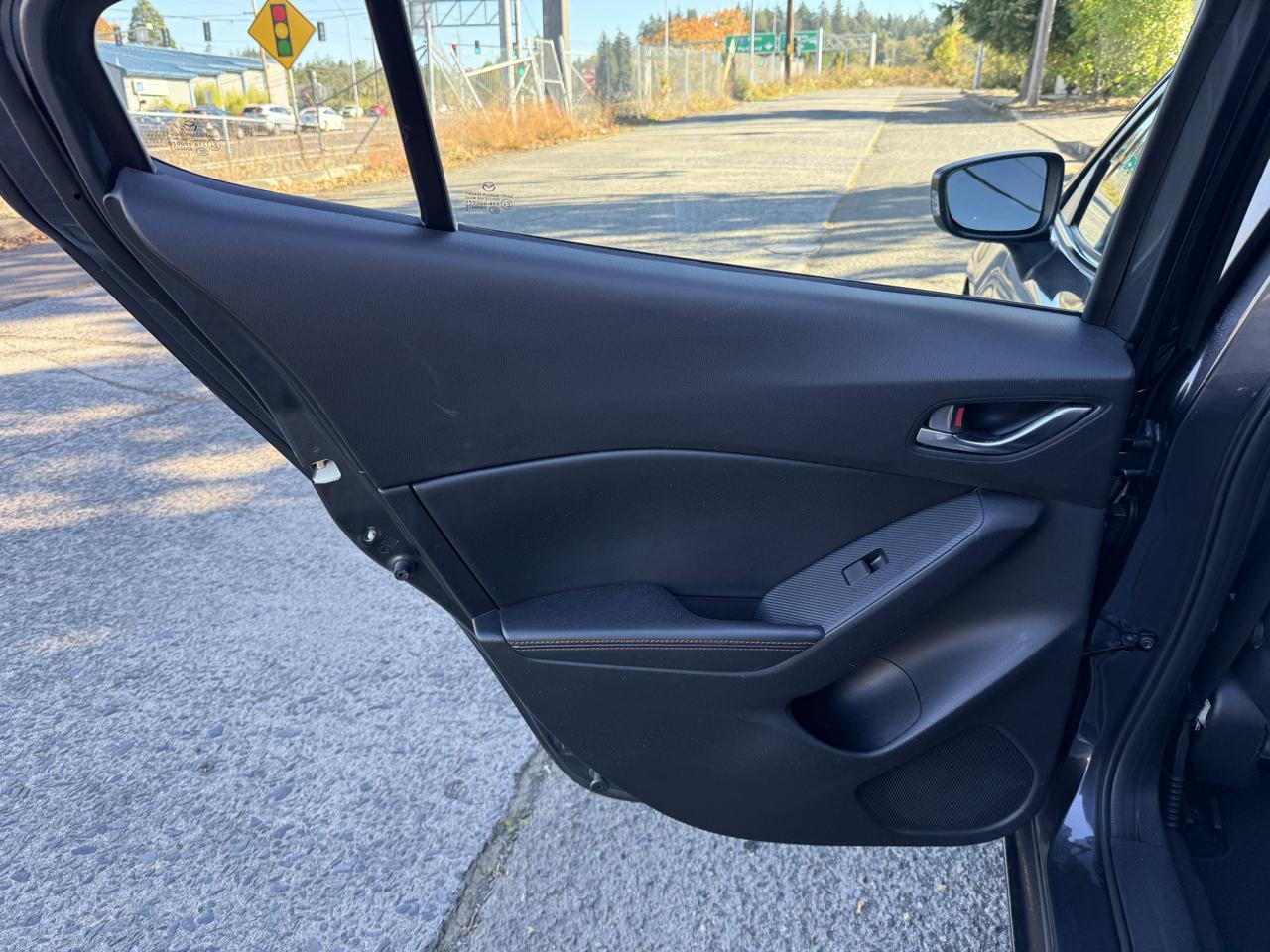 Mazda MAZDA3 s Touring 5-Door 2014