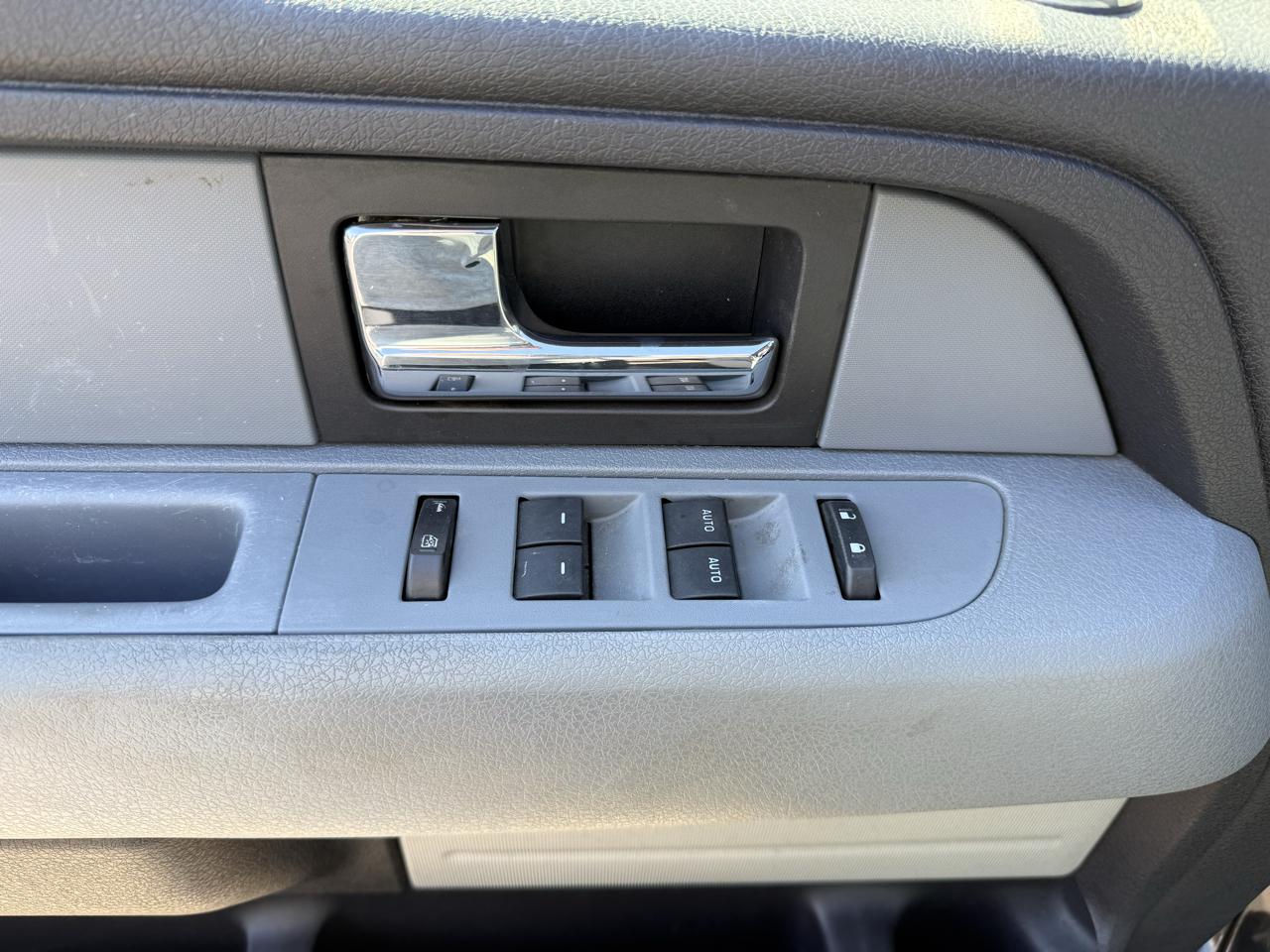 Ford F-150 4WD SuperCab 133" XLT 2012