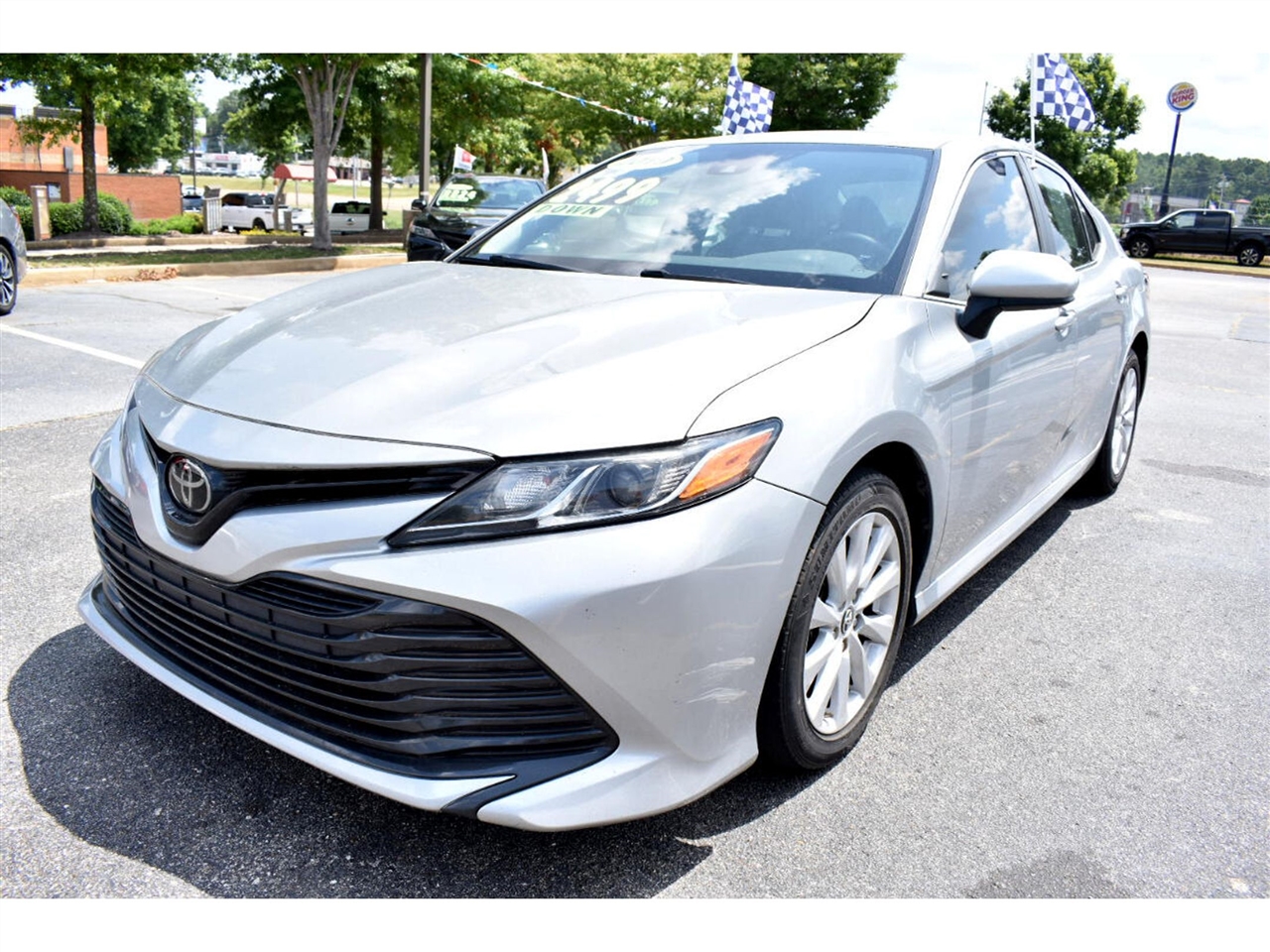 Toyota Camry XLE Auto (Natl) 2019
