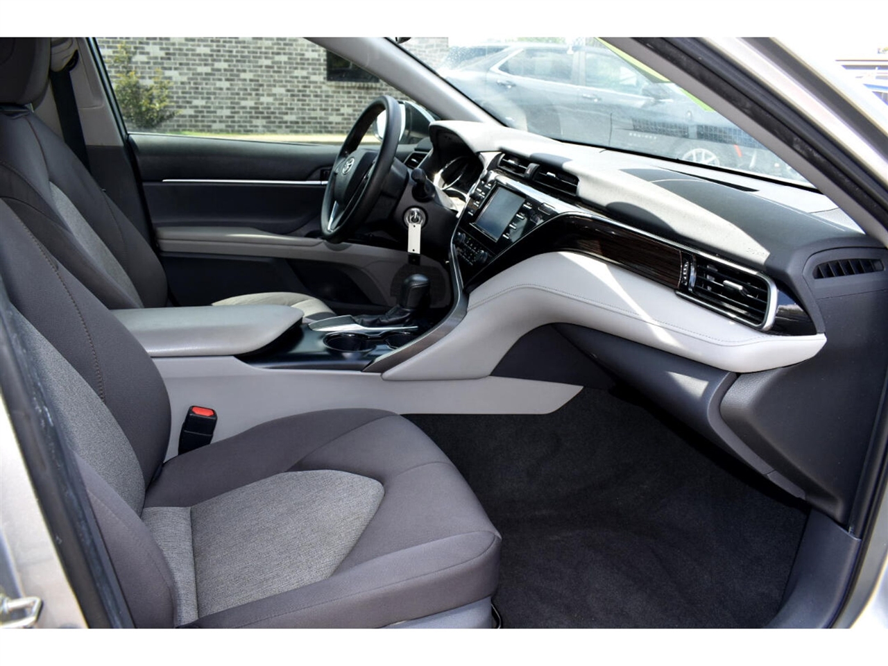 Toyota Camry XLE Auto (Natl) 2019