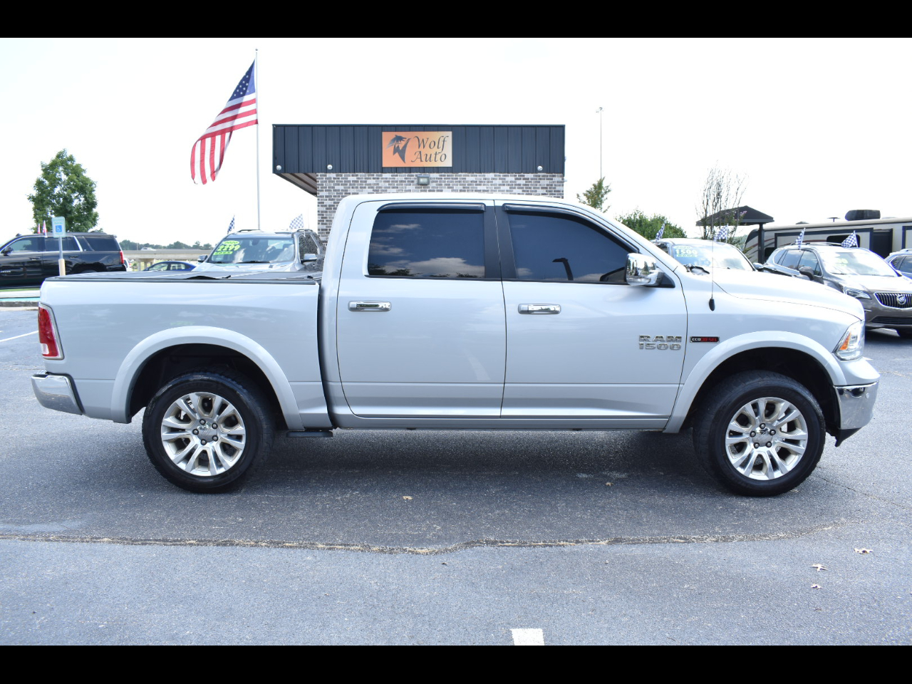 RAM 1500 Laramie 4x4 Crew Cab 5'7" Box 2017