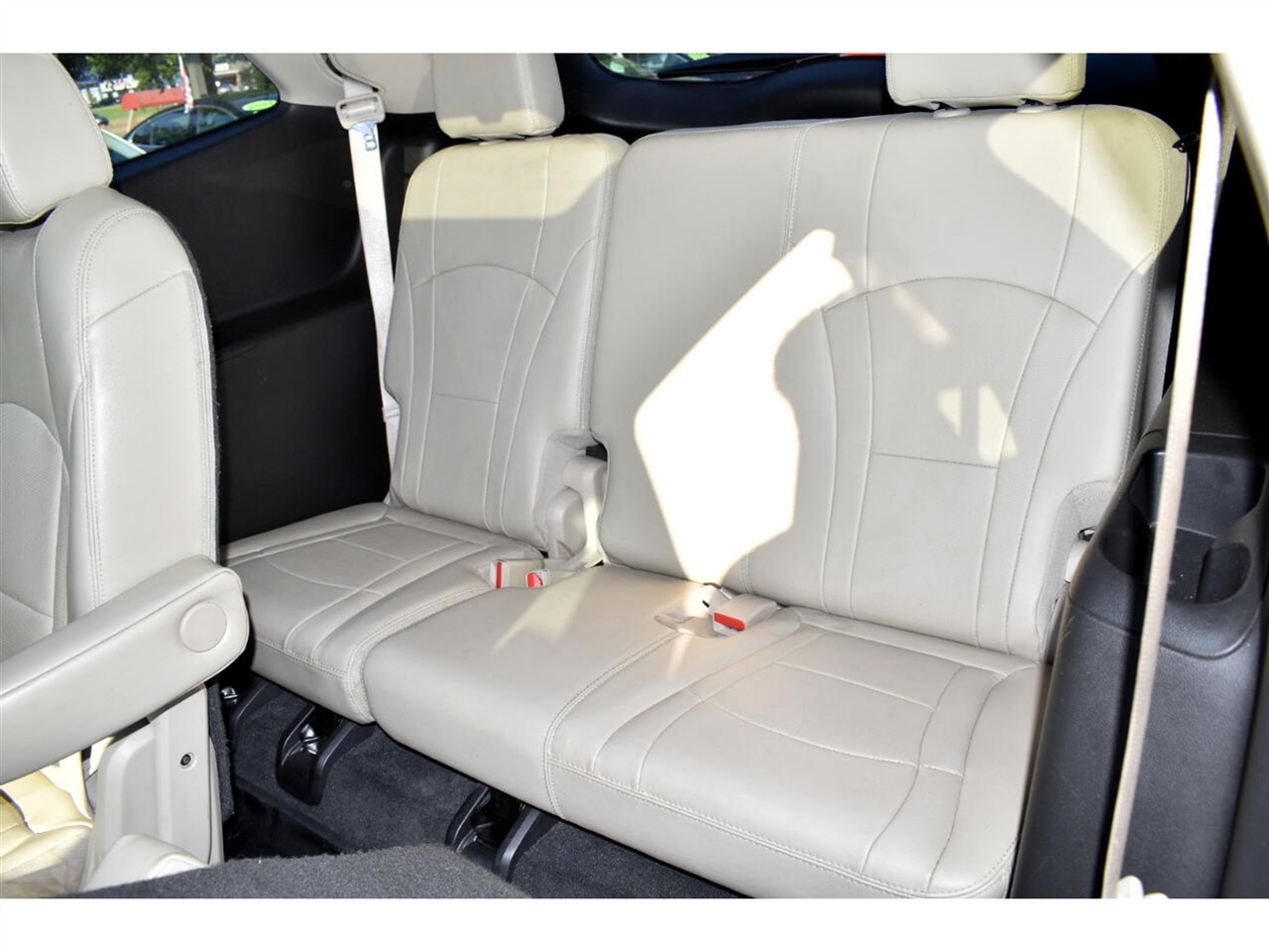 Buick Enclave FWD 4dr Essence 2019