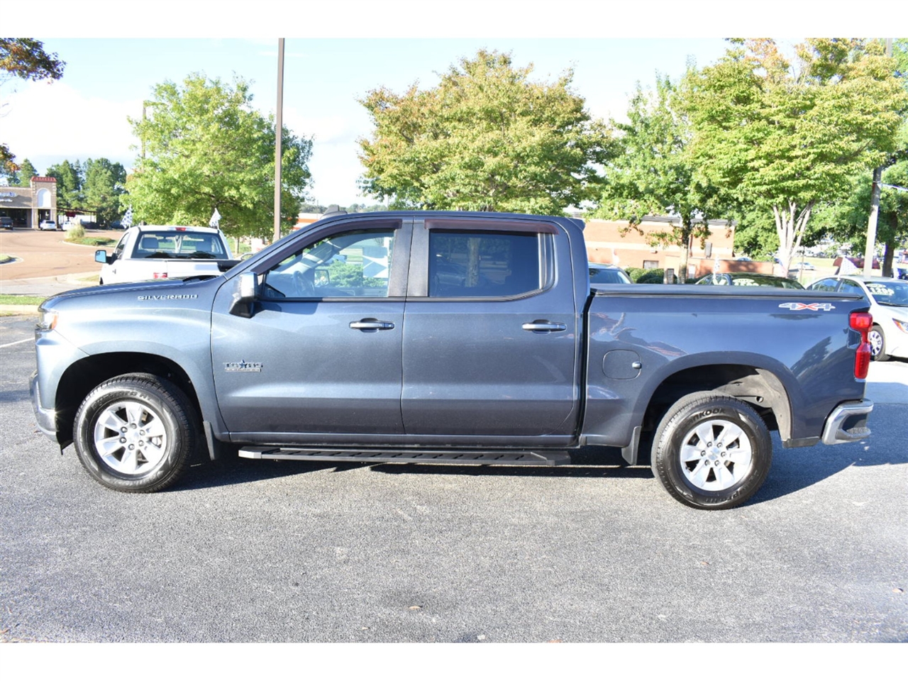 Chevrolet Silverado 1500 4WD Crew Cab 147" LT 2020