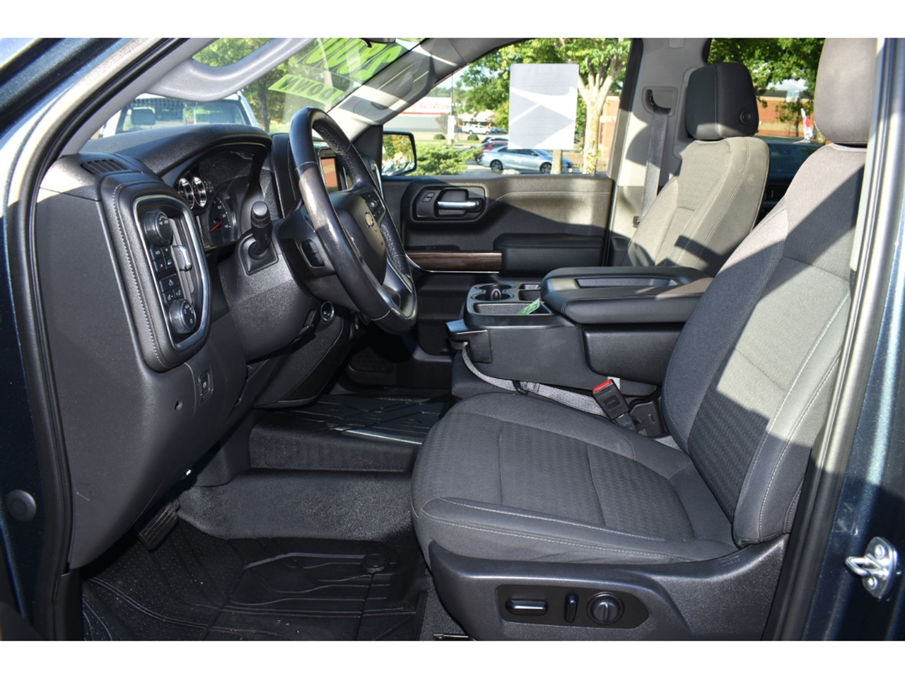 Chevrolet Silverado 1500 4WD Crew Cab 147" LT 2020