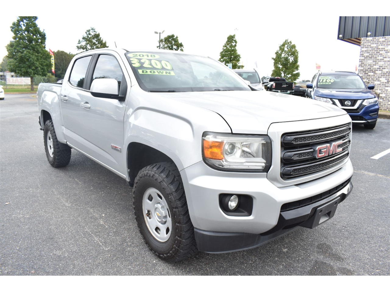 GMC Canyon 4WD Crew Cab 128.3" All Terrain w/Cloth 2018