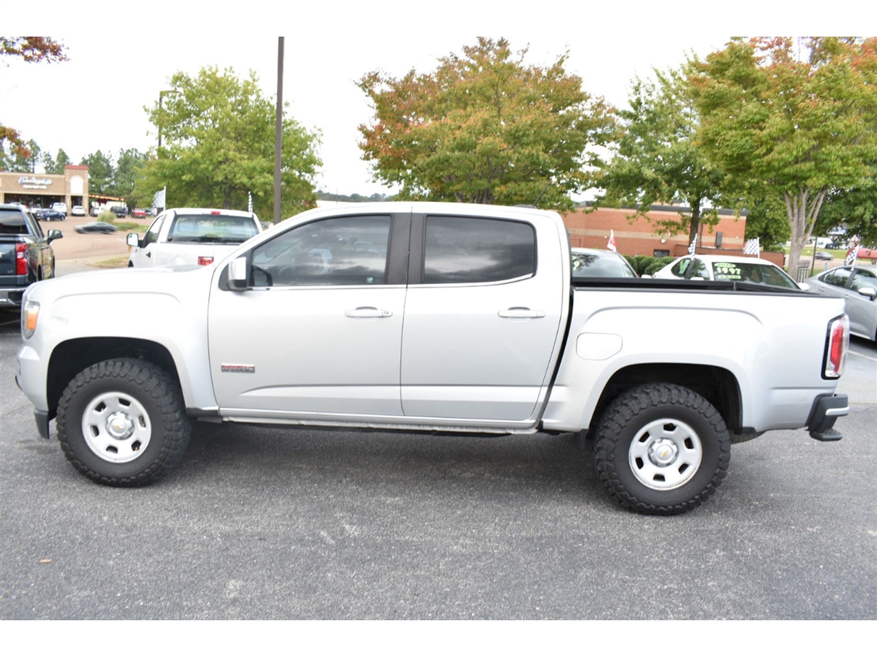 GMC Canyon 4WD Crew Cab 128.3" All Terrain w/Cloth 2018