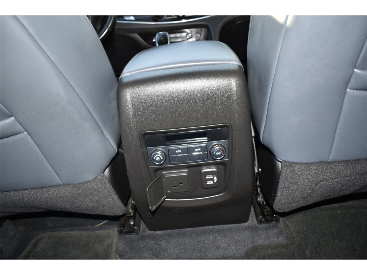 Buick Enclave AWD 4dr Essence 2021