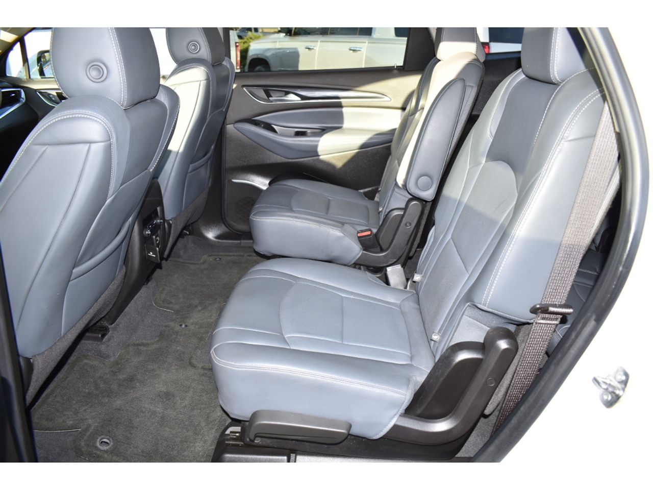 Buick Enclave AWD 4dr Essence 2021