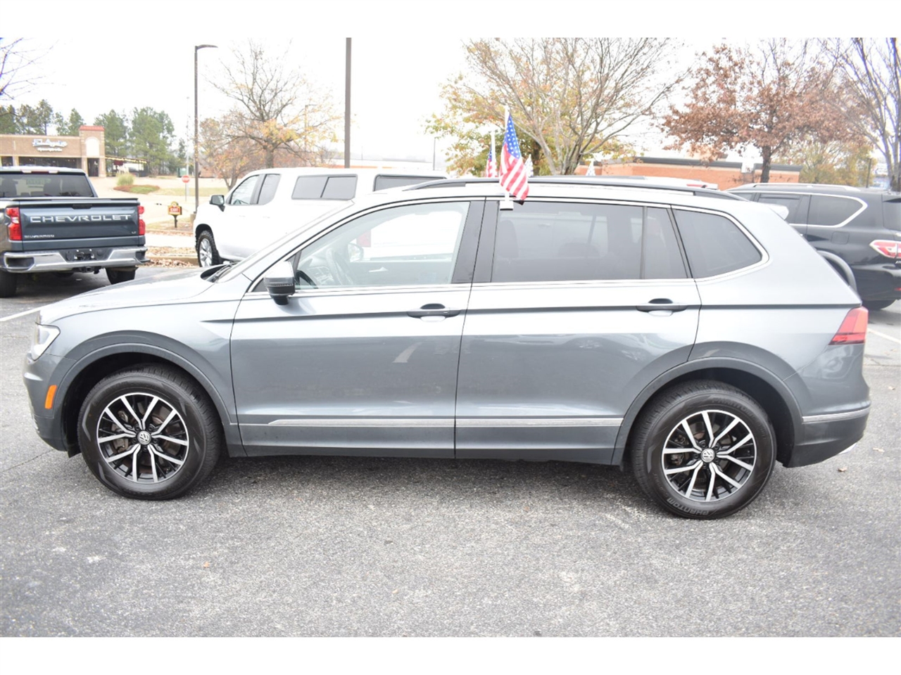 Volkswagen Tiguan 2.0T SE R-Line Black FWD 2021