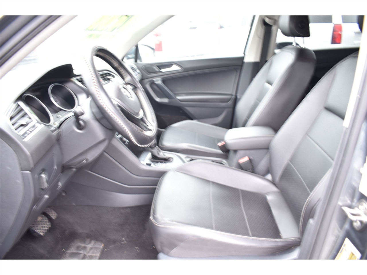 Volkswagen Tiguan 2.0T SE R-Line Black FWD 2021