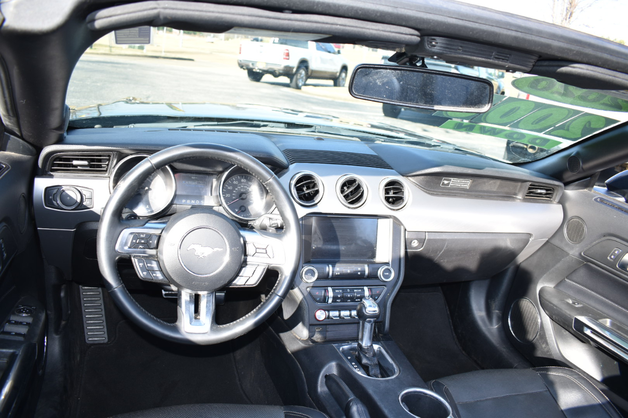 Ford Mustang EcoBoost Convertible 2020