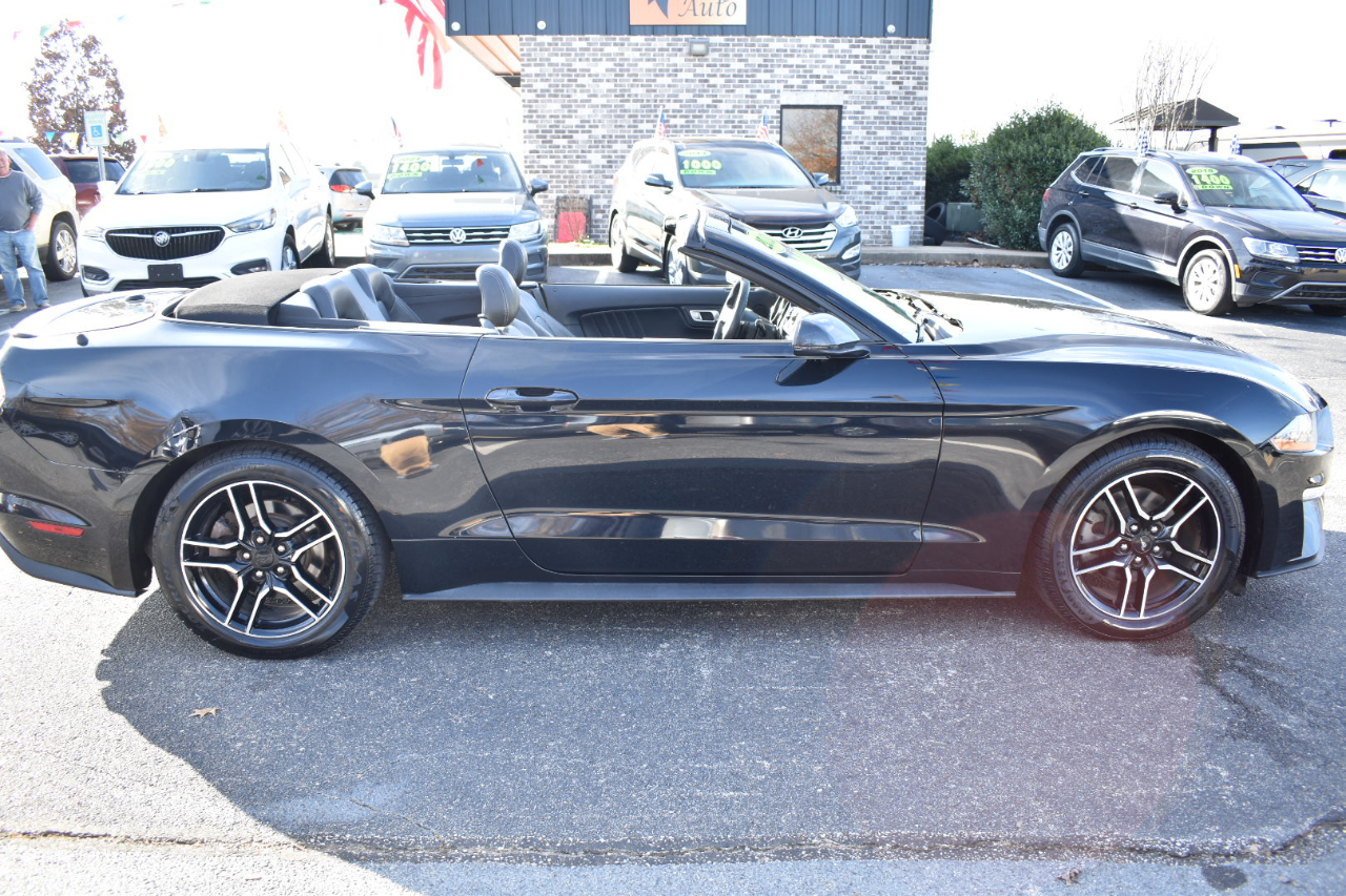Ford Mustang EcoBoost Convertible 2020