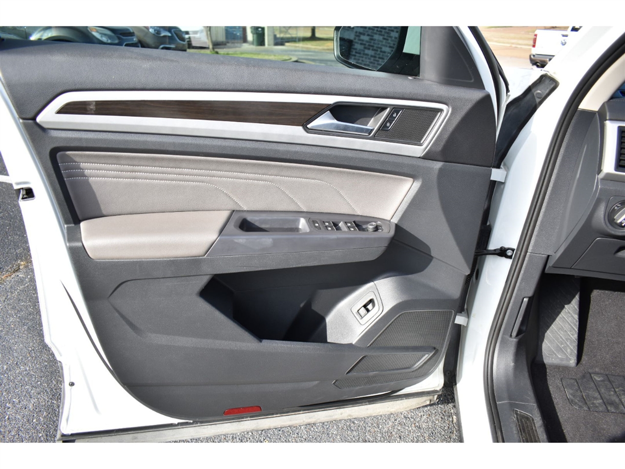 Volkswagen Atlas 2021.5 3.6L V6 SE w/Technology FWD 2021