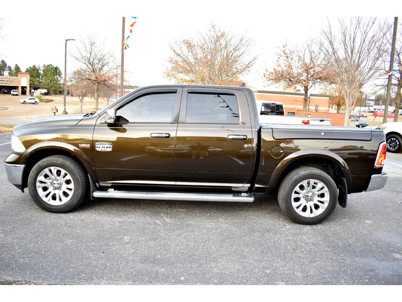 RAM 1500 4WD Crew Cab 140.5" Laramie Longhorn Edition 2013