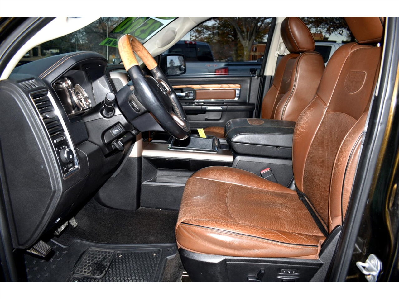 RAM 1500 4WD Crew Cab 140.5" Laramie Longhorn Edition 2013