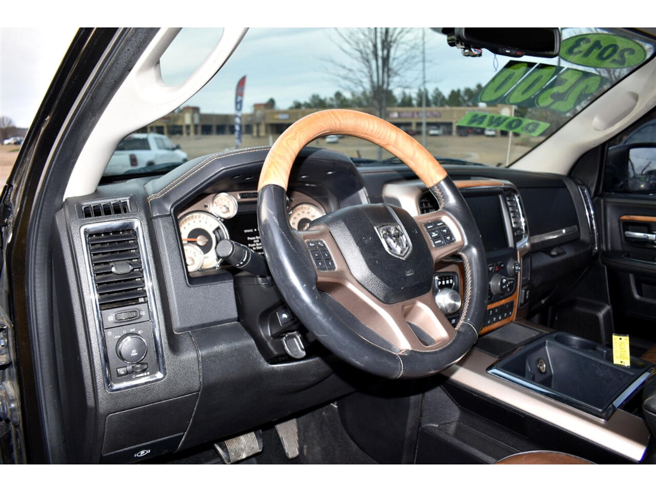 RAM 1500 4WD Crew Cab 140.5" Laramie Longhorn Edition 2013