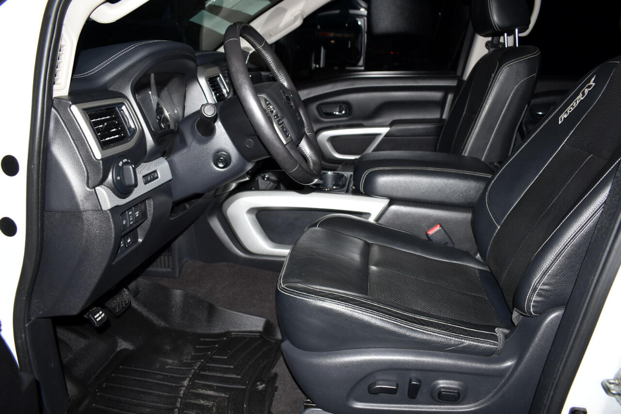Nissan Titan 4x4 Crew Cab PRO-4X 2019