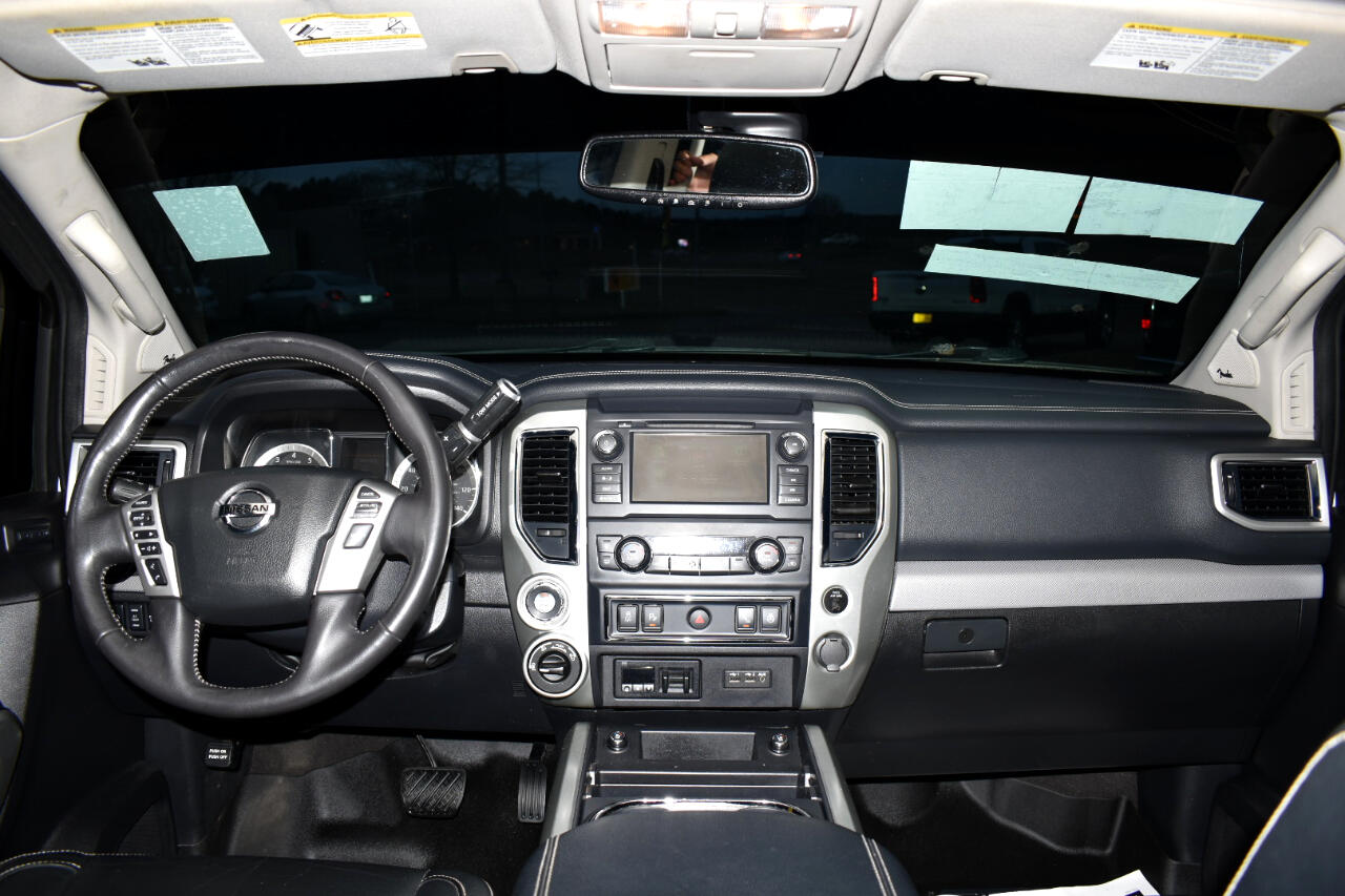 Nissan Titan 4x4 Crew Cab PRO-4X 2019