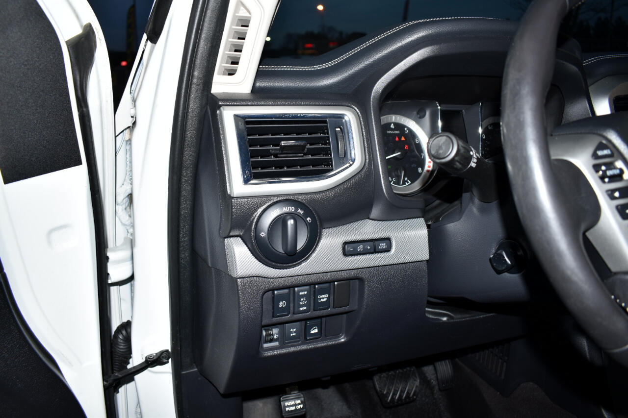 Nissan Titan 4x4 Crew Cab PRO-4X 2019