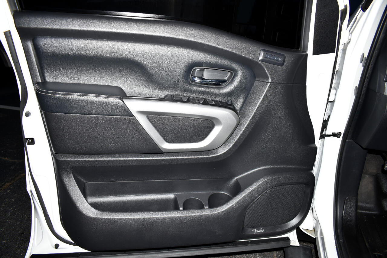 Nissan Titan 4x4 Crew Cab PRO-4X 2019