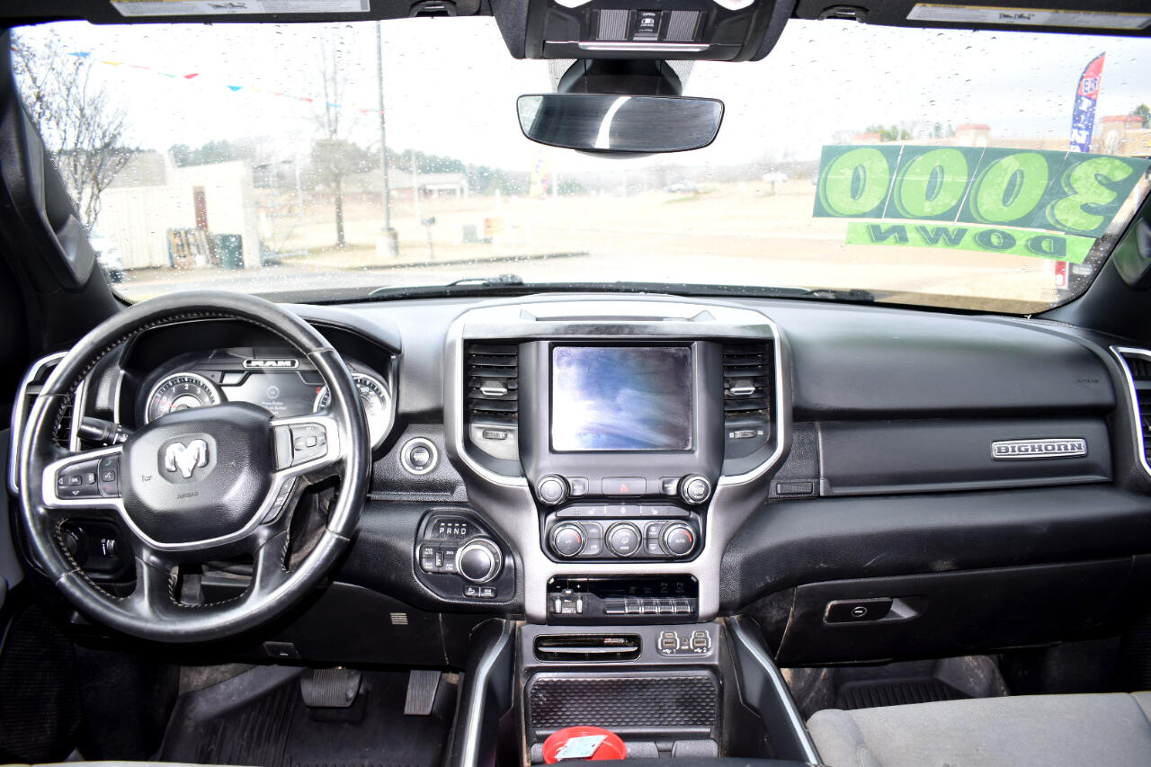 RAM 1500 Big Horn 4x4 Crew Cab 5'7" Box 2021