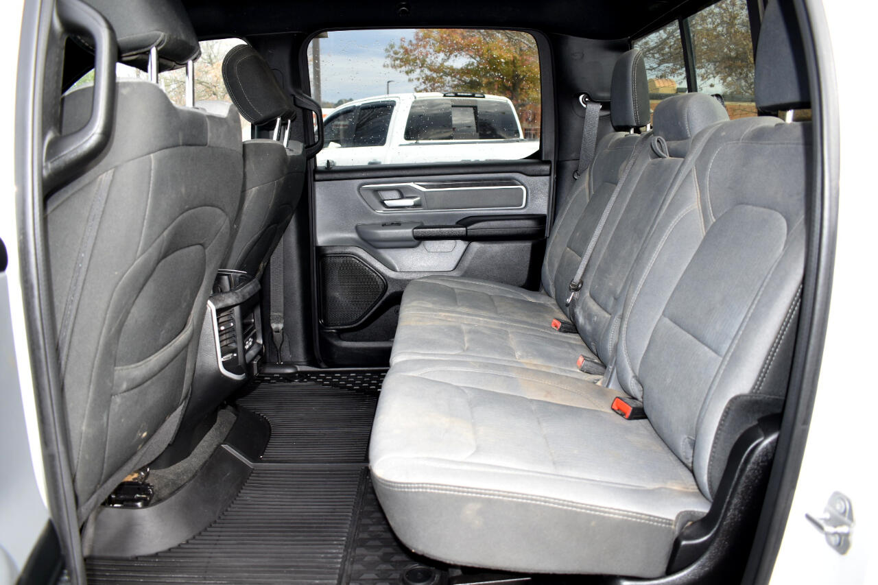 RAM 1500 Big Horn 4x4 Crew Cab 5'7" Box 2021