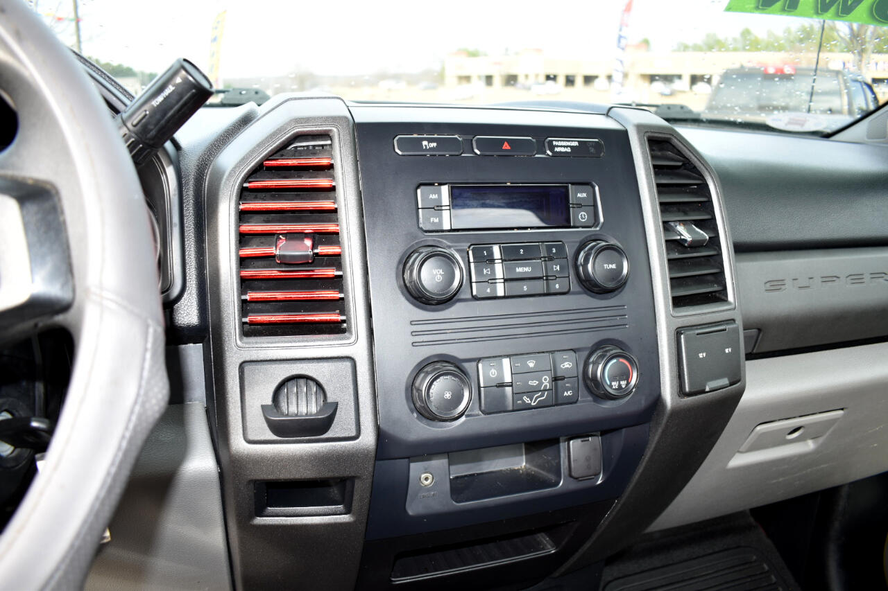 Ford Super Duty F-250 SRW XLT 2WD Reg Cab 8' Box 2019