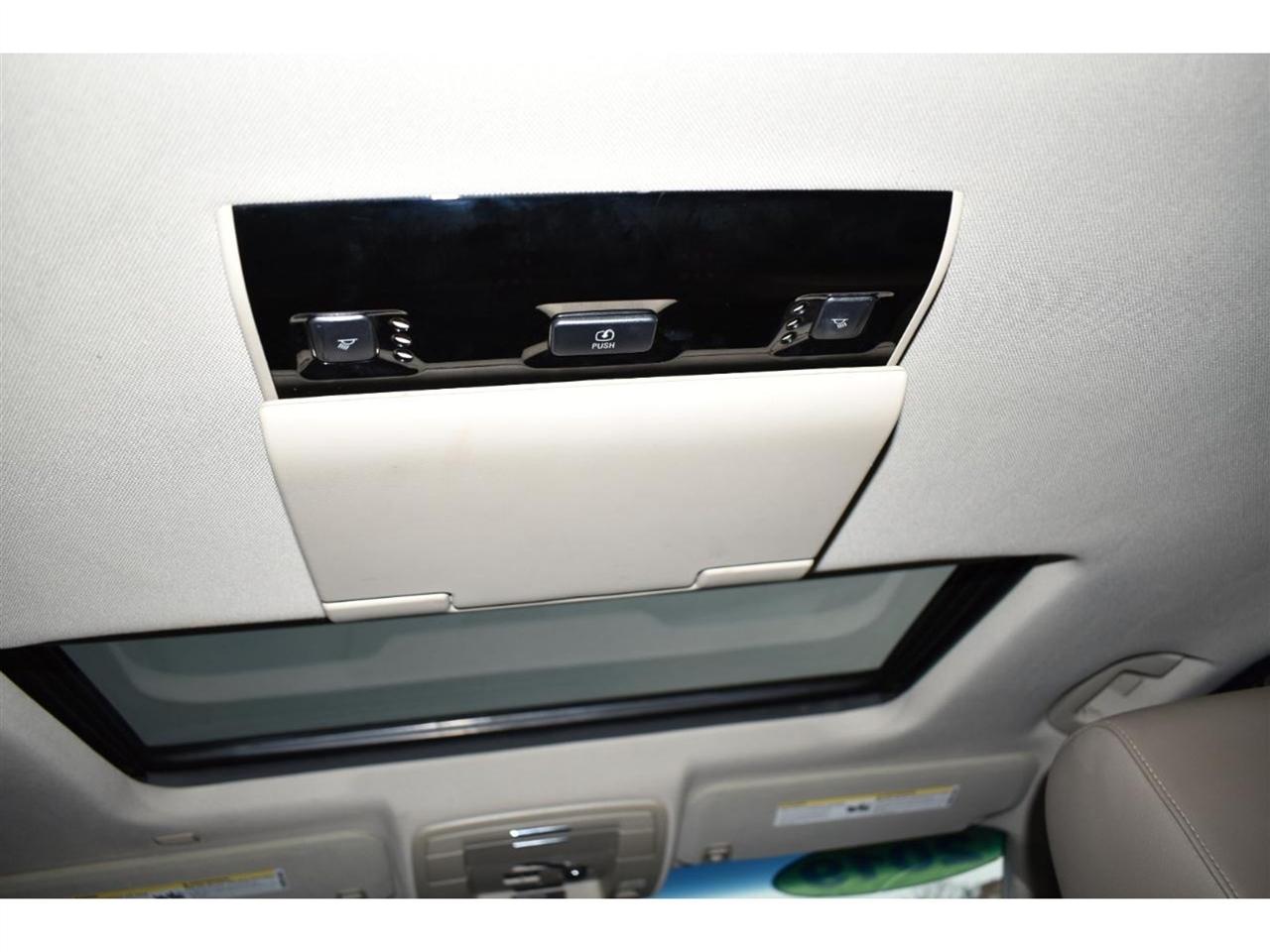 Chevrolet Suburban 4WD 4dr 1500 Premier 2019